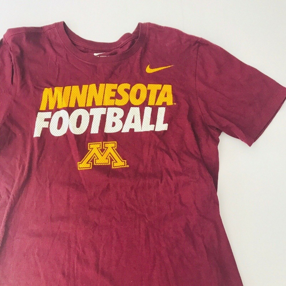 The Nike Tee Medium Athletic Cut T-shirt Minnesota